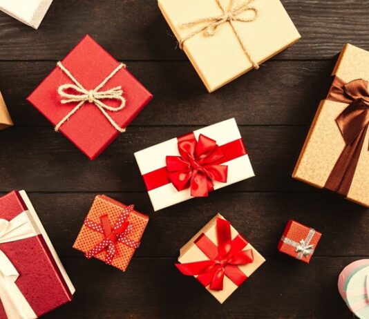 Corporate Gift Ideas for Women: Fashion Picks & Women Wallets That Make a Lasting Impression Corporate Gift Ideas for Women